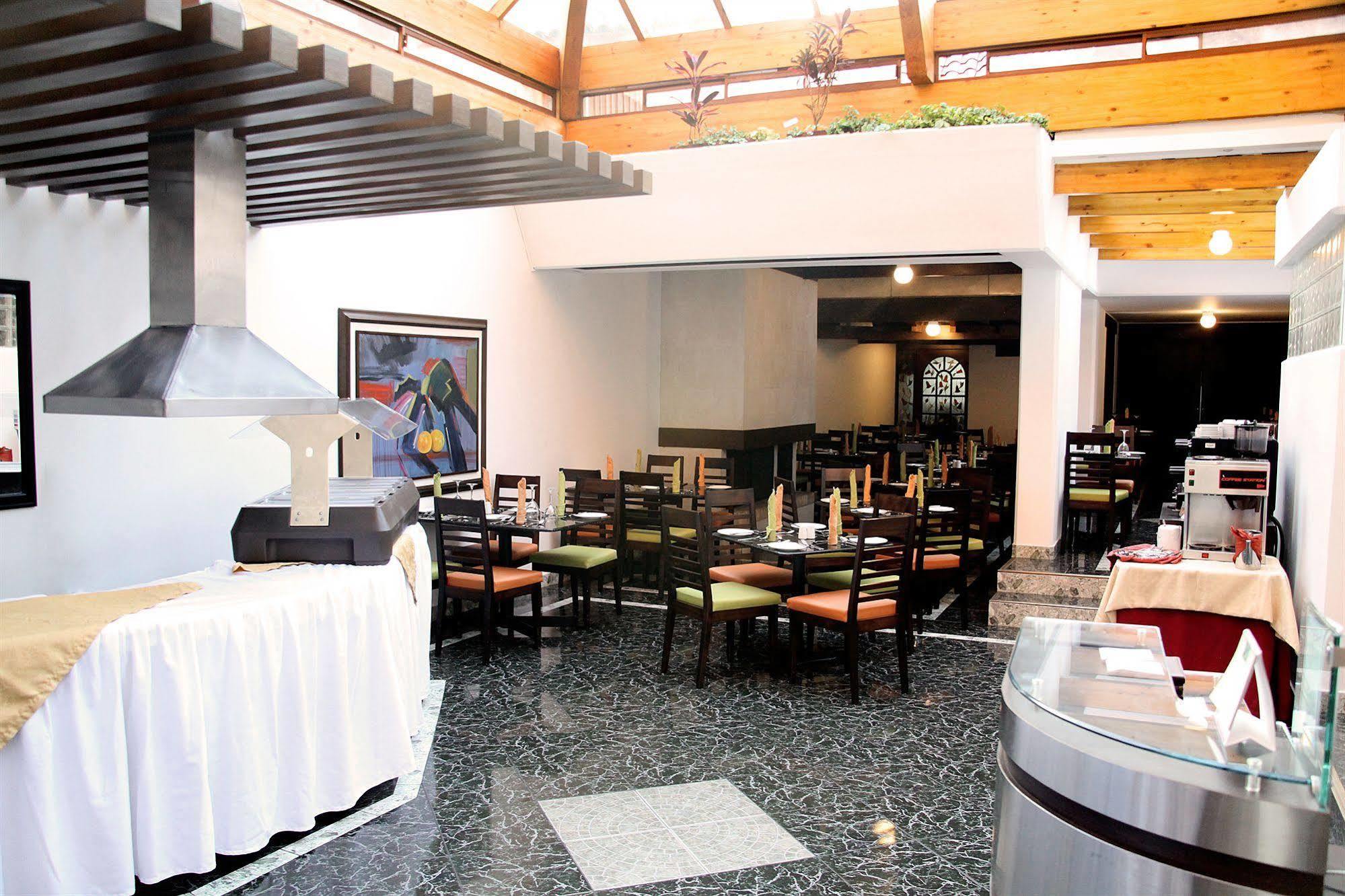Hotel Dann Norte Bogota Restoran foto
